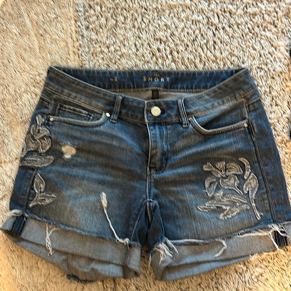 White House Black Market size 2 detailed jeans shorts.